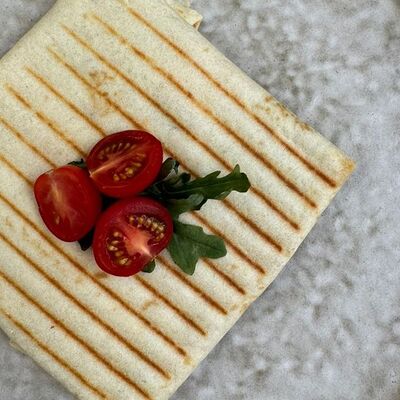 Тортилья с грибами в Кафе Slasty Store по цене 540 ₽