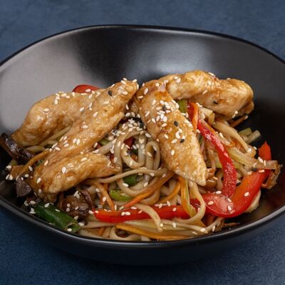 Лапша Удон с курицей в IM по цене 620 ₽