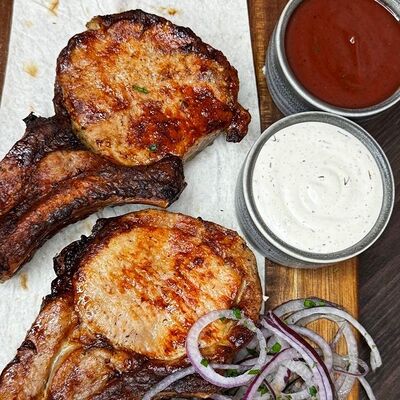 Шашлык из свиной корейки в Мангалoff steak house по цене 845 ₽