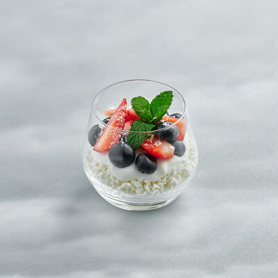 Творог с ягодами в Буше по цене 485 ₽