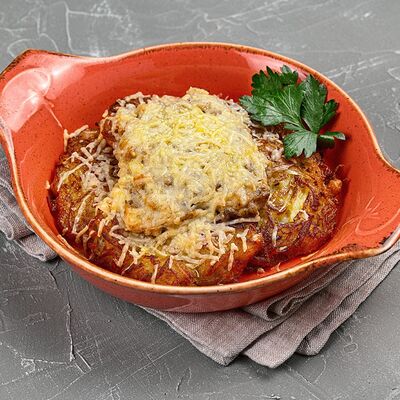 Драники запеченные под грибным соусом в Корчма по цене 350