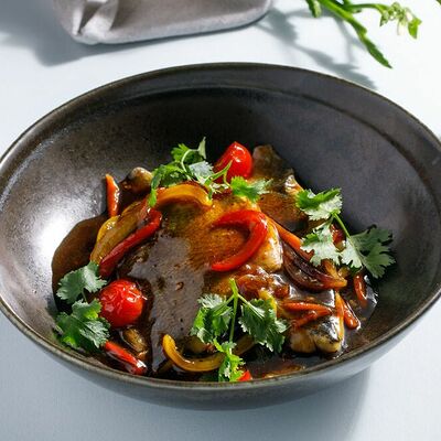 Сибас в азиатском стиле с соусом терияки в Кукумбер по цене 1390