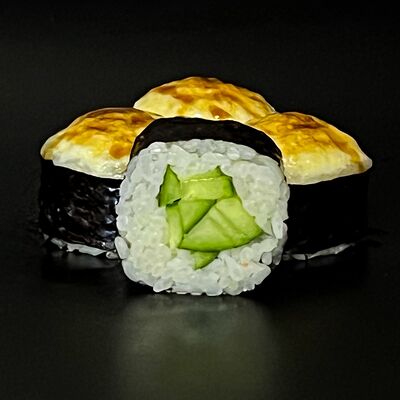 Запеченный огурец и пармезан в Yummy Sushi по цене 360 ₽