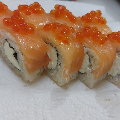 Ролл Икура маки в Sushi vrn по цене 800 ₽