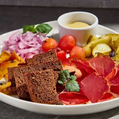 Тарелка к водкев Гастробар DOM по цене 950 ₽