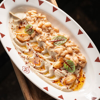 Хумус с жареной фасолью в ЮжанеГорожане по цене 408 ₽