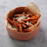 Батат с пармезаном и зеленью в Сварня