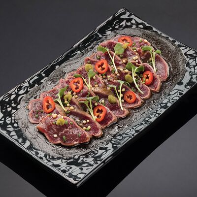 Говядина татаки с трюфельным Понзу в Bluefin по цене 2190 ₽