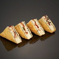 Ролл с угрем темпура в Roll & Wok