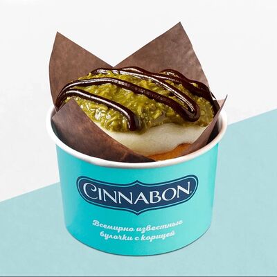 Микс-ролл Дубайский шоколад в Синнабон по цене 480 ₽