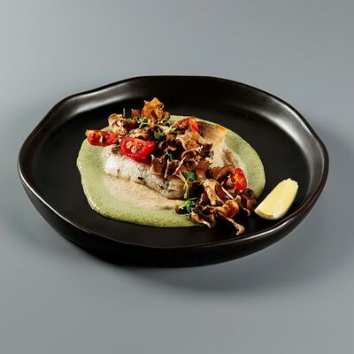 Судак на гриле с кремом шпинат и грибы в 1st Gallery Lounge по цене 1115 ₽