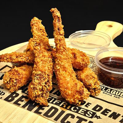 Хрустящие креветки с пикантным соусом в Шницель по цене 655 ₽