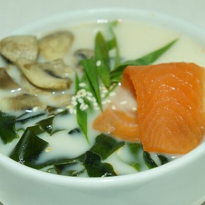 Сливочный суп с лососем в СУШИSELL по цене 599 ₽