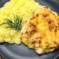 Мясо по-французски в Кафе Biscuit