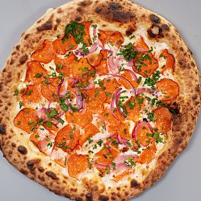 Пицца Сливочная пепперонив Кафе Итальянцы по цене 440 ₽