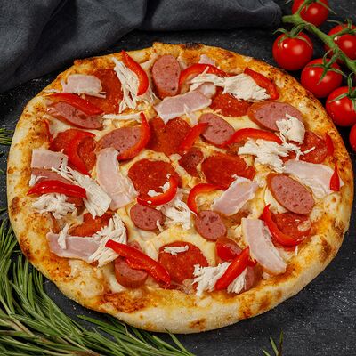 Пицца Мясное ассорти в Sushi Pizza Top по цене 549 ₽