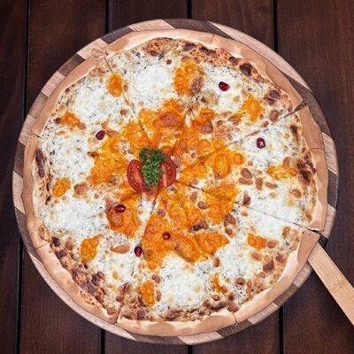 Пицца Четыре сыра в БункерПаб по цене 800 ₽