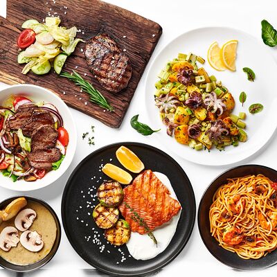 Грибной крем-суп и Цезарь с цыпленкомв Dios по цене 720 ₽