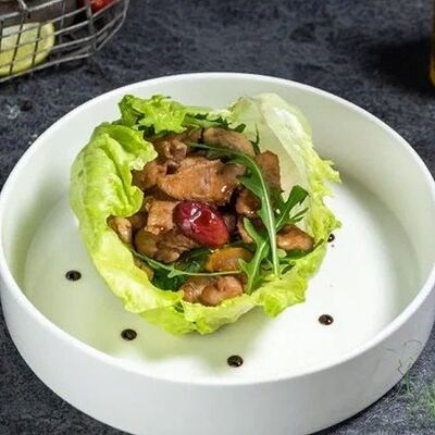 Салат с рукколой и курицей в Щепка по цене 350