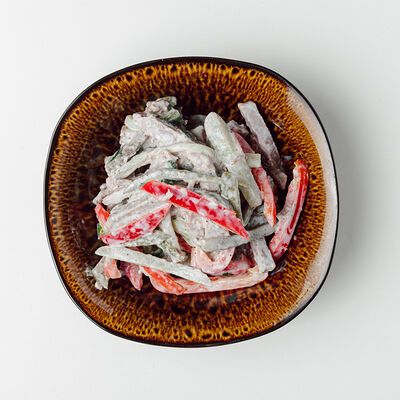 Салат с отварной говядиной в Юрта Дагестанская кухня по цене 400 ₽