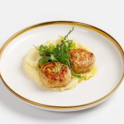 Котлетки из индейки с пюре в Coffee Boom по цене 900 ₽