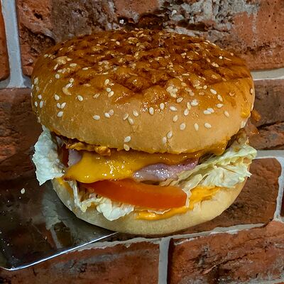 Бургер Фирменный в Остров еды по цене 419 ₽