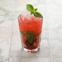 Домашний лимонад клубника-базилик в Катюша Katyusha