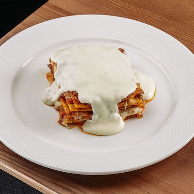 ⁠Лазанья болоньезе в Misto по цене 1300 ₽