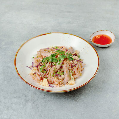 Пад тай с курицей в Мэджик ролл по цене 689 ₽