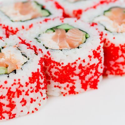 Калифорния классическая с тобико 1/2 в Нами по цене 710 ₽