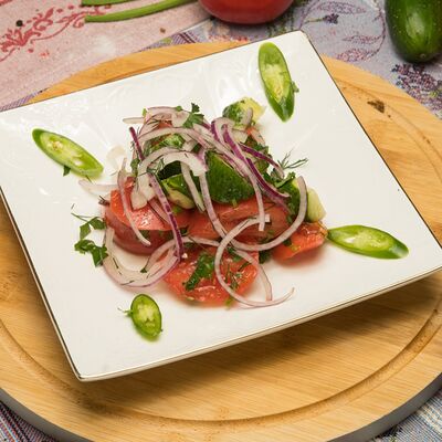 Салат грузинский в Гурман студия по цене 350 ₽