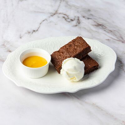 Шоколадный брауни (без мороженого) в Хлеб и Вино по цене 650 ₽