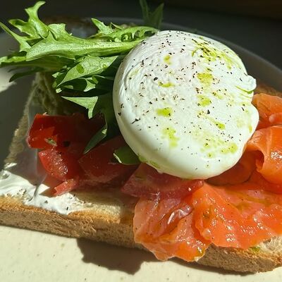 Авокадо-тост в Pur Pur по цене 590 ₽