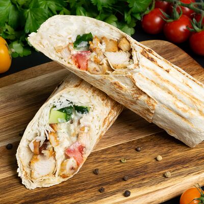 Шаверма Фирменная классическая в BRO ШАВЕРМА по цене 365 ₽