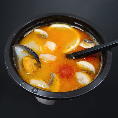 Том ямв Пицца vs Роллы по цене 470 ₽