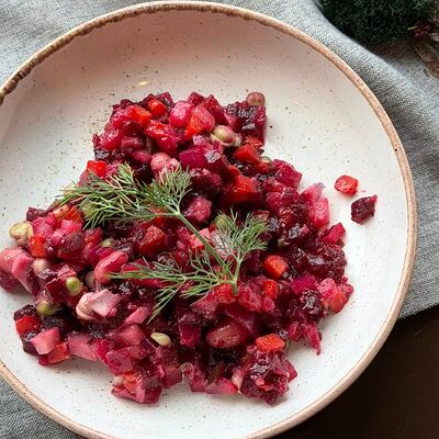 Винегрет овощной с груздями и фасольюв Веранда по цене 470 ₽