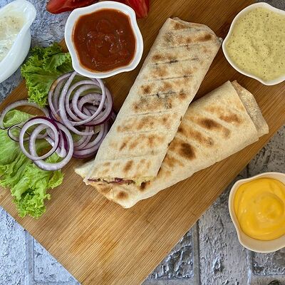 Шаурма маленькая с говядиной в МангалРум по цене 600 ₽