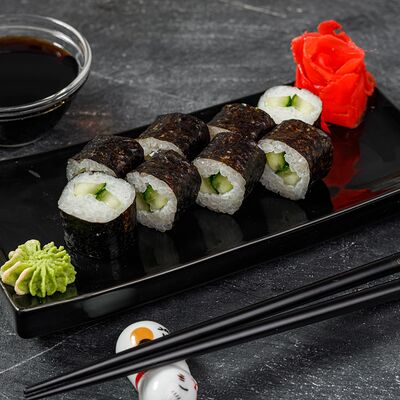Мини-ролл с огурцом в Sushi Pizza Top по цене 249 ₽