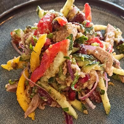 Салат Тбилиси в Кинза и Руккола по цене 570 ₽