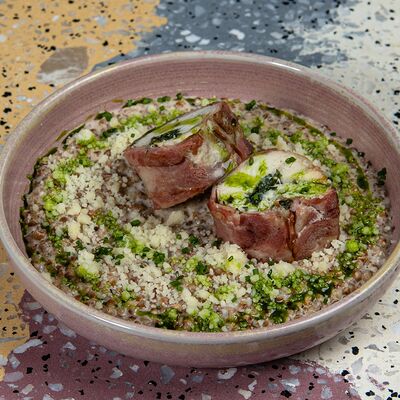 Турнедо из птицы с ореховым соусом в Pink milk x Lift по цене 790 ₽