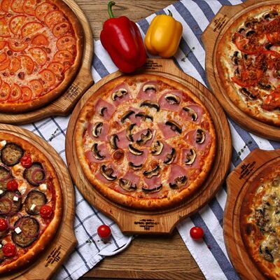 5 пицц в Андеграунд Pizza & Sushi по цене 2035 ₽