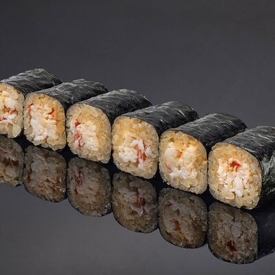 Ролл из камчатского краба в остром соусе в Bluefin по цене 1490 ₽