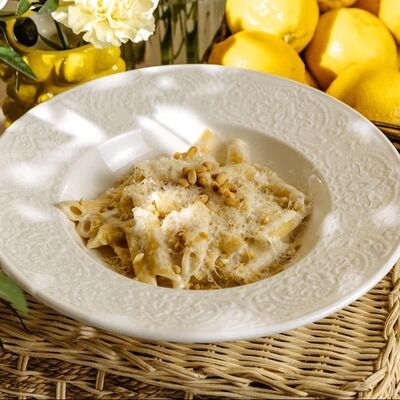 Пенне четыре сыра с кедровым орехомв Dodici Italy по цене 870 ₽