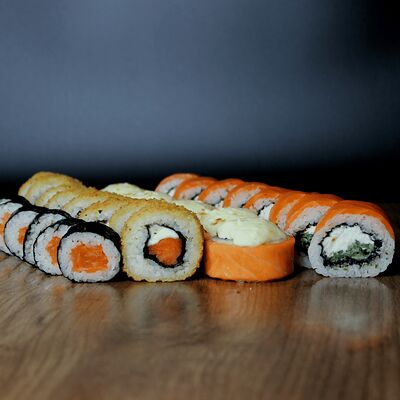 Сет Лосось в ДА, СУШИ по цене 2299 ₽