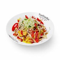 Сборный Wok с курицей в Tomyumbar