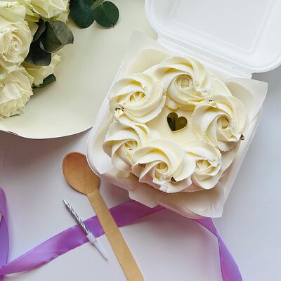 Бенто-торт с рюшами на 8 мартав Kulakovabakery по цене 1890 ₽