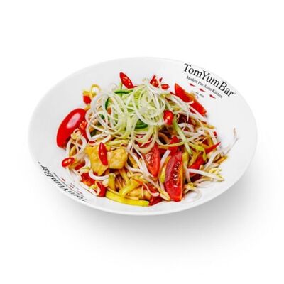 Сборный Wok с курицей в Tomyumbar по цене 528 ₽