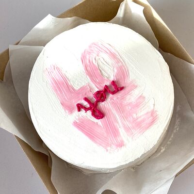 Бенто-торт Loveв Амрита по цене 1850 ₽