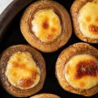 Шампиньоны с сыром на кеци в Дудуки