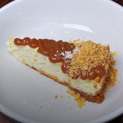 Чизкейк c соленой карамелью в Японика по цене 530 ₽